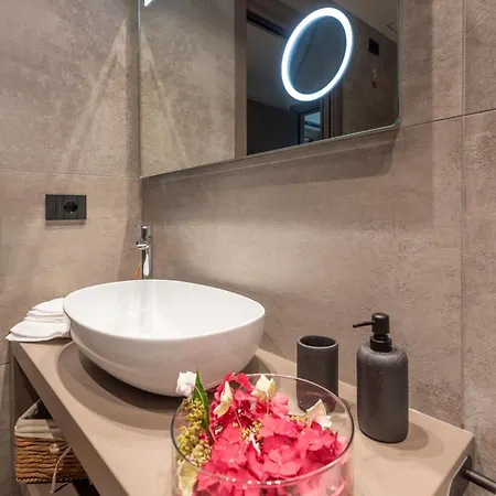 Relais Pqlin بيت ضيافة Castagnito